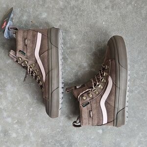 NWT Vans Sk8-Hi Sneakers